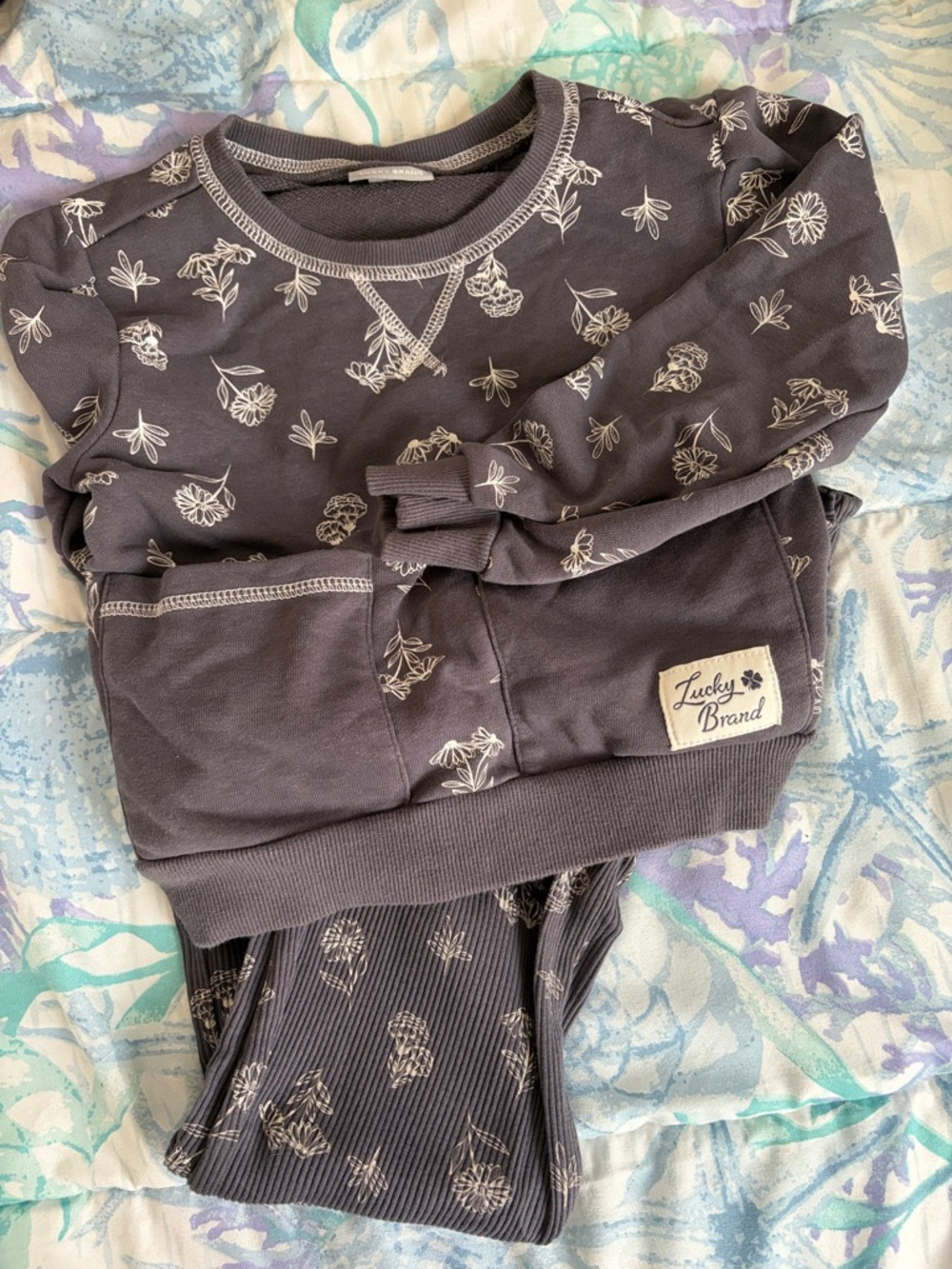 Lucky Brand Kids Charcoal Gray Floral Pajama Set
